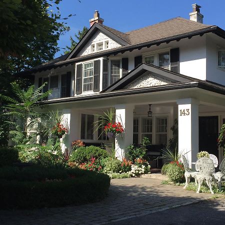 Bernard Gray Hall Bed And Breakfast 나이아가라온더레이크 외부 사진